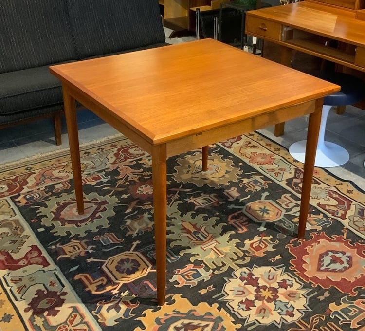 Danish Modern Teak Dining Table w/ Retractable Leaves