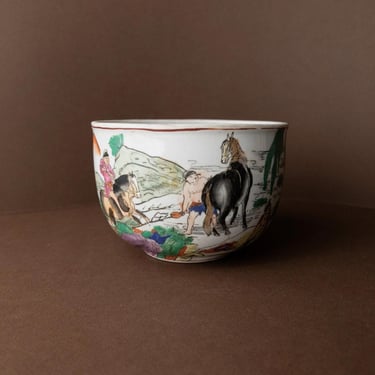 Vintage flower pot Chinese motif - decorative bowl hand-painted, horses and figures - China 1950s - elegant decoration, gift idea 