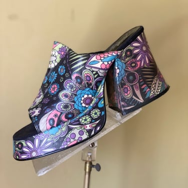90s ZODIAC psychedelic platforms sandals sz 9.5 / vintage 1990s club kid paisley high heel mules 