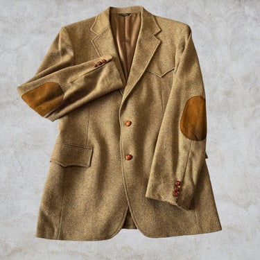 Men’s tweed blazer with suede elbow patches