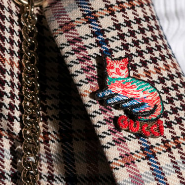 GUCCI Red Embroidered Wooden Cat Pin