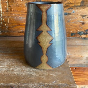 Vase - Gray and Brown Triangles Pattern 