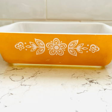 Vintage Pyrex Butterfly White Floral Gold Dish 1.5 quarts made in USA by LeChalet