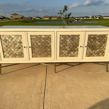 Bernhardt Lacquered Credenza with Inlaid Capiz Shell Doors 