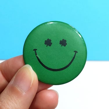 Retro Vintage Shamrock Smile Face Novelty Brooch Pin Badge 