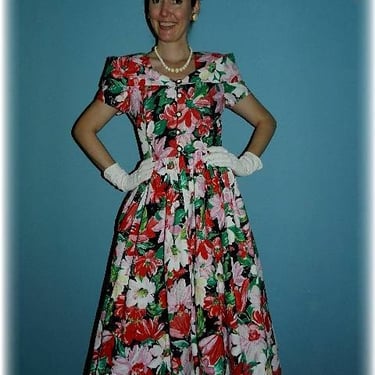 Vintage 1950-60’s Style Cotton Floral Swing Dress with Cowl Collar 