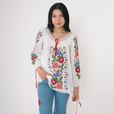 White Floral Peasant Blouse Embroidered Mexican Top Hippie Long Sleeve Keyhole Shirt Flower Boho Vintage Durga Retro Bohemian Medium 