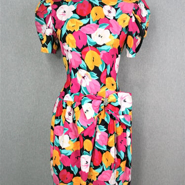 1980s - Cotton Cocktail Dress - Tulips - Puff Sleeve - Estimated size Small 4/6 - by Leslie Fay Evenings 
