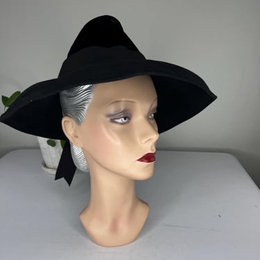 Closer Look At the Game - Vintage 1930s 1940s Leslie James Black Wool Felt Fedora Hat 