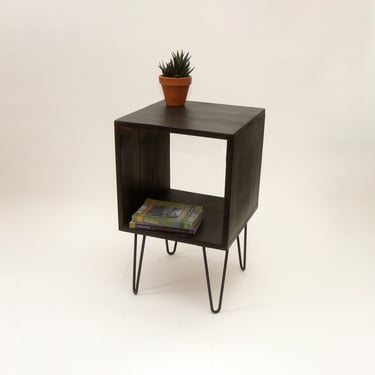 Simple Nightstand, Side table with Hairpin metal legs, Reclaimed Pine Wood - Black 