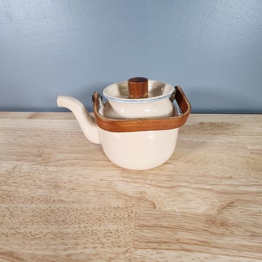 Copco Style Enamel Teapot 
