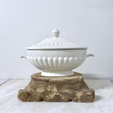 Vintage Tureen California Pottery White Ceramic Large Soup Serving Bowl Serveware Large Bowl with Lid Antique Stoneware French Style 