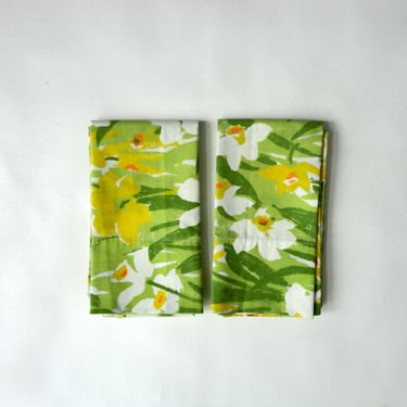 Narcissus by JP Stevens Vintage 70s Flower Power King Pillow Case Set Retro Green & Yellow Floral Percale Bedding Quilting Cutter Fabric 2pc 