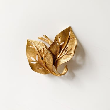 Vintage 1960s Gold Leaf Brooch 