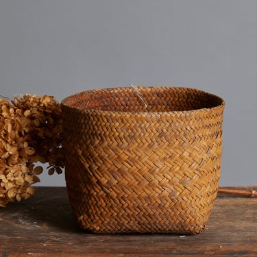 Small Borneo Gathering Basket