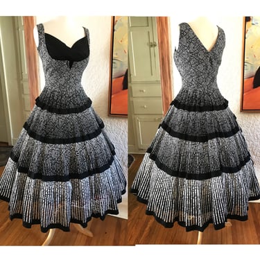 Killer Vintage 1950's Lilli Diamond Shelf Bust Party Dress --  Size Med/Large 