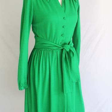 Green - Mid Century - 70s - Shirt Waist Dress - Attached Sash - by Ayers Unlimited - Estimated size M 