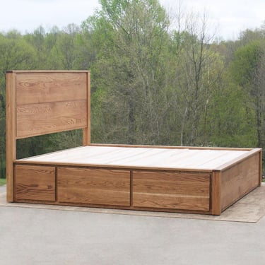 NdRnV04b +Solid Hardwood Platform Bed, 4 drawers, plus recessed frame headboard; Options with NdRnV04, NdRnV04bn, NdRnV04d, NdRnV04c, 