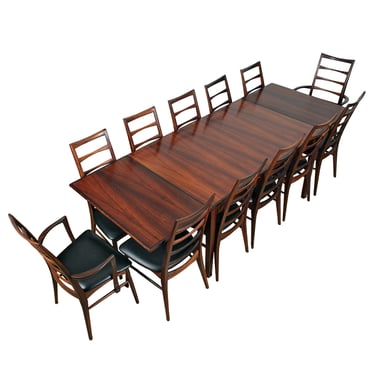 Mid-Sized to Large Danish Rosewood Expanding Rectangle Dining Table