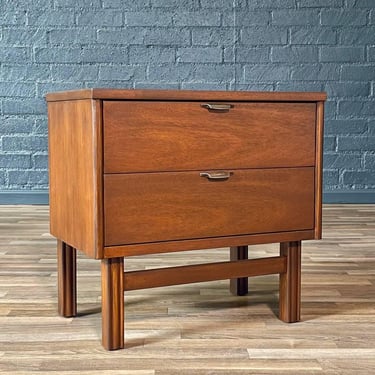 Single Mid-Century Modern Walnut Night Stand by Bassett Furniture, c.1960’s 