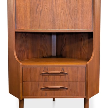 Teak Corner Cabinet by Aulum Mobelfabrik - 022551