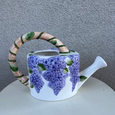 Vintage shabby chic ceramic watering can vase wisteria purple 3D flowers 