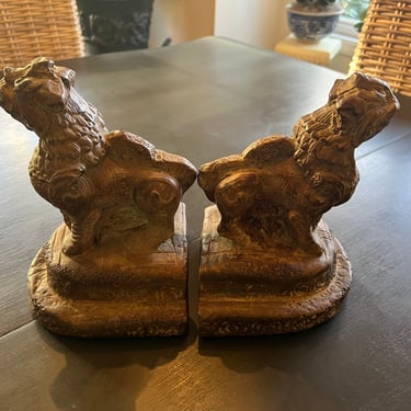 Vintage pair of ceramic foo dog bookend’s 