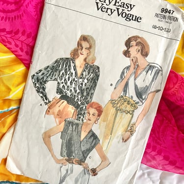 Vogue Very Easy Sewing Pattern, Draped Blouse, Deep V, Wrap Style Top, Complete with Instructions, Vintage 