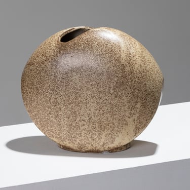 VASE EN GRÈS À PANSE APLATIE, 1970s