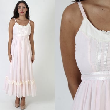 Light Pink Gunne Sax Maxi Dress / Vintage 70s White Lace Up Corset / Prairie Wedding Renaissance Fair Long Dress Size 7 