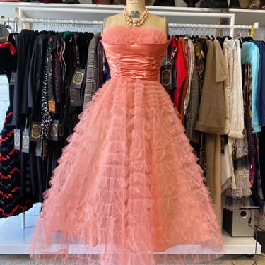 vintage 1950s coral tulle fit and flare party dress small strapless cupcake prom 