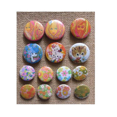 Vintage Style Groovy Pinback Button - 60s 70s Retro Reproduction Buttons - 1.25" Pin - Hippie Mod Floral Flower Power 