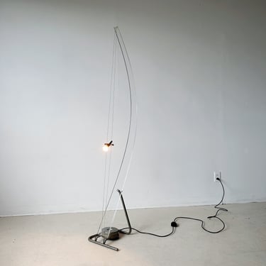 LUCITE BOW FLOOR LAMP ATTRIBUTED TO ALEX MEISE &quot;ACRO NERO&quot;, 80's