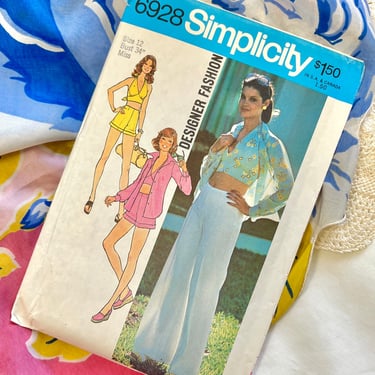 Deadstock Sewing Pattern, Shorts, Crop Top, Halter, Palazzo Pants, Wide Legs, Complete with Instructions, Simplicity NOS 
