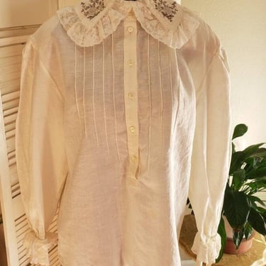 Vintage 80s Neutral Linen look Poet Blouse Embroiderd Lace Trim French Cuff   M Puff Sleeve 