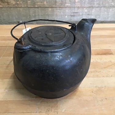 Antique Cast Iron Kettle (Tacoma)