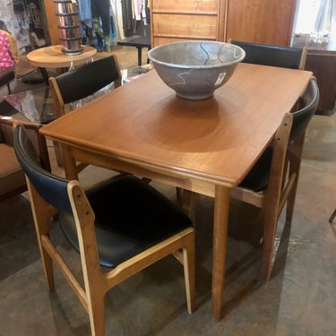 Danish Modern Dining Table and 4 Chairs- Mint Condition 