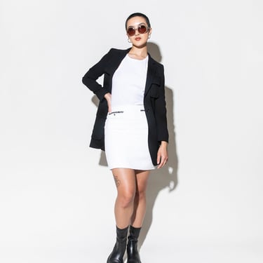 CHANEL White Tweed Front pocket Mini Skirt (Sz. 38)