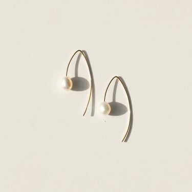 Rover &amp; Kin - Pearl Threader Earrings