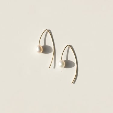 Rover & Kin - Pearl Threader Earrings