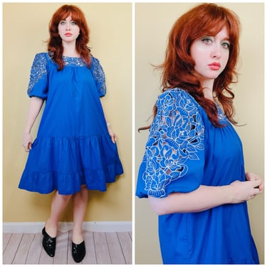 1980s Vintage Cotton Poly Blue Cutwork Dress / 80s / Eighties White Embroidered Puffed Sleeve Muumuu / Size Large - XL 