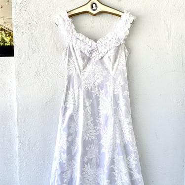 Vintage Princess Kaiulani Hawaiian Wedding Dress Hawaii Bridal Muumuu with Ruffle White Floral 