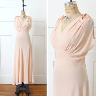 volup vintage 1930s 40s silk bias cut nightgown • old Hollywood peach silk full length gown 