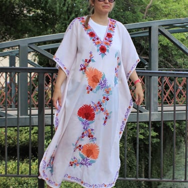 Vintage 70s Embroidered Caftan, One Size Women, beige cotton, colorful embroidery 