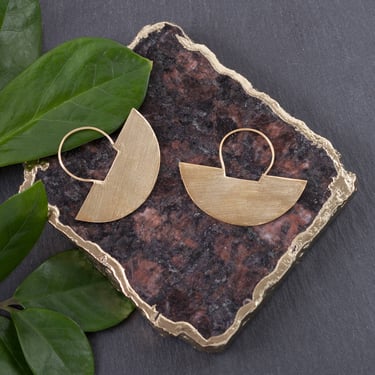 Brushed Brass Ark Earring