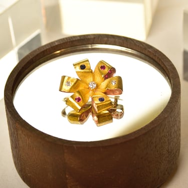Vintage 14K Gold Multi-Stone Ribbon Bow Wreath Brooch, Red, & Blue Gemstones, Florentine Finish, 585 Yellow Gold Pin, 1 1/8" 