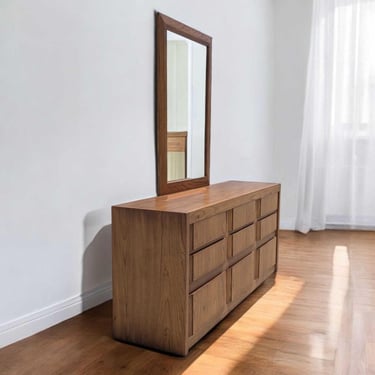 Vintage Huntley Dresser by Thomasville – 9-Drawer Long Dresser w/ Mirror, Mid Century Style, 66