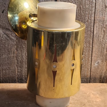 Vintage 1963 Lightcraft Mid Century Wall Sconce 6.25 x 11 x 8