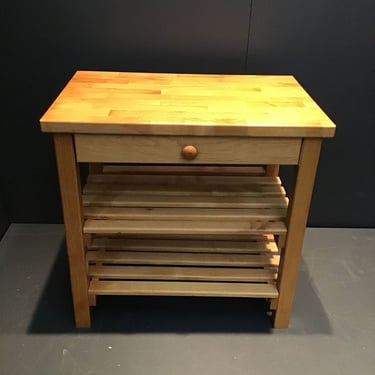 Cute Wooden Side Table (Seattle)