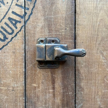 Victorian Pressed Art Deco Salvaged Cabinet Latch Door Hardware 